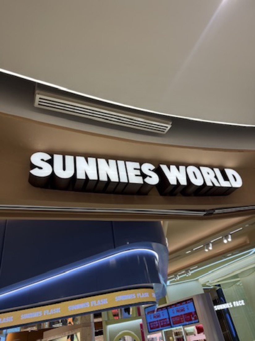 Sunnies World fascia, Central Park, Bangkok — made to order by Mommy Signage