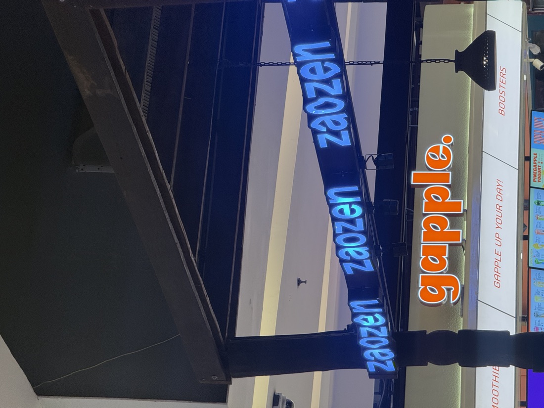 zaozen gapple kiosk, Siam, Bangkok — made to order by Mommy Signage