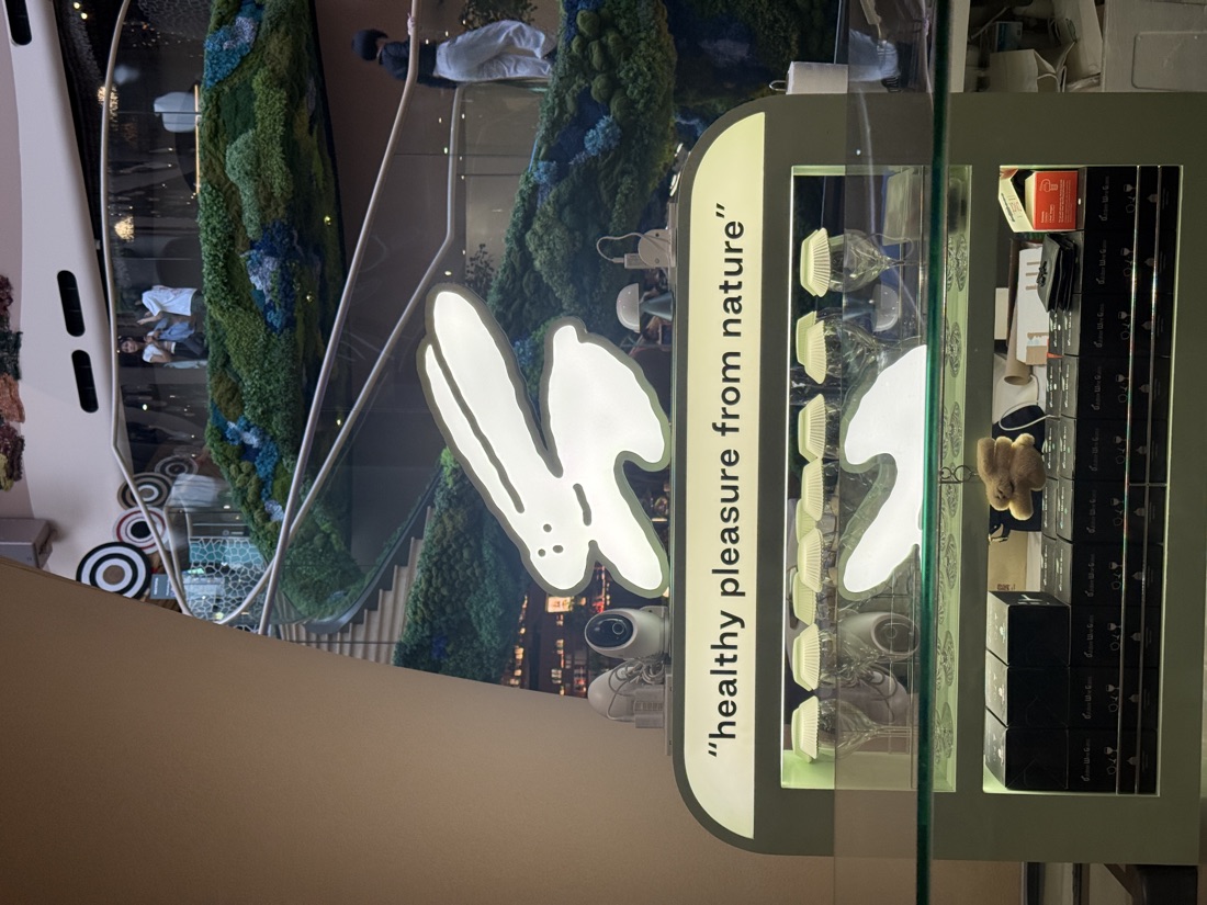 Healthy nature lightbox, Siam, Bangkok — made to order by Mommy Signage