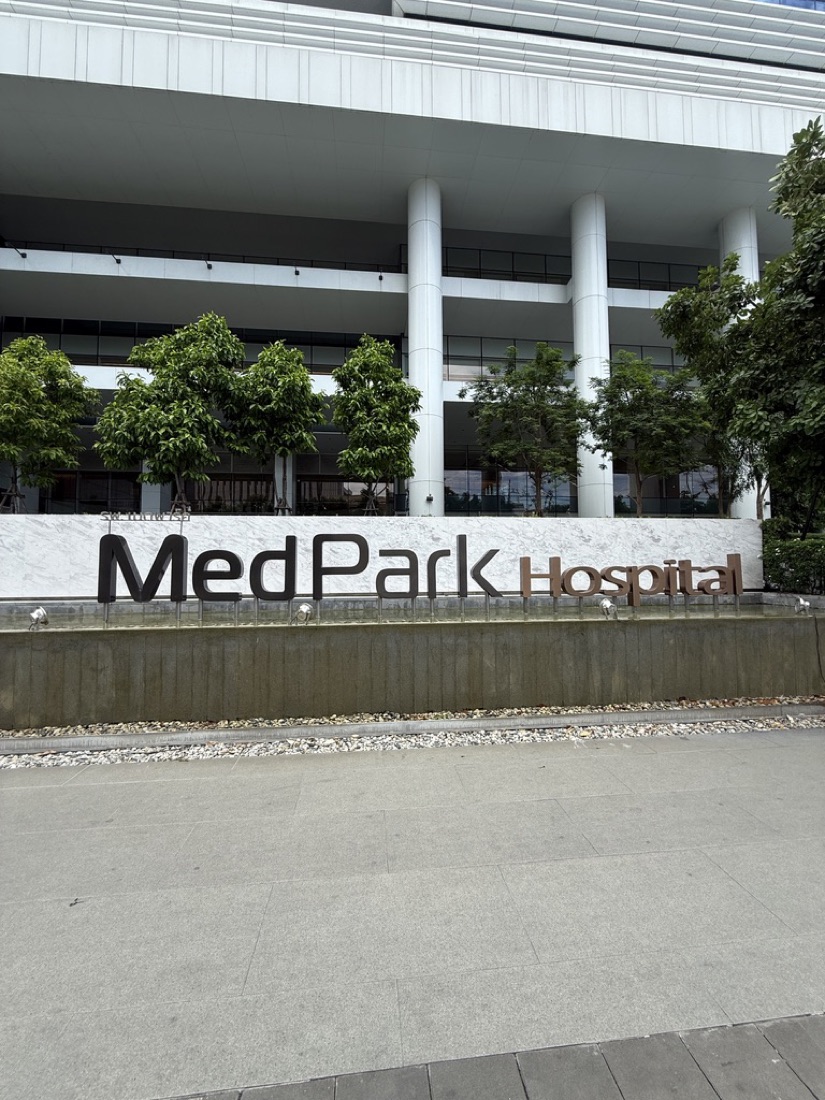 MedPark Hospital monument, Central Park, Bangkok — made to order by Mommy Signage